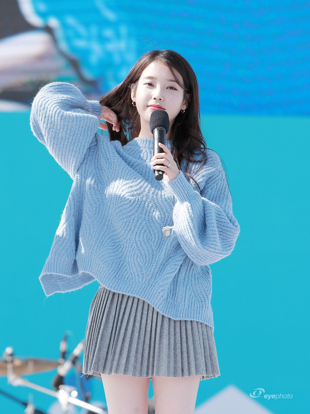 하늘하늘한 하늘색 아이유.jpg | 인스티즈