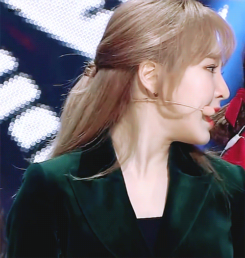 [레드벨벳] 인기가요 제복벨벳.gif | 인스티즈