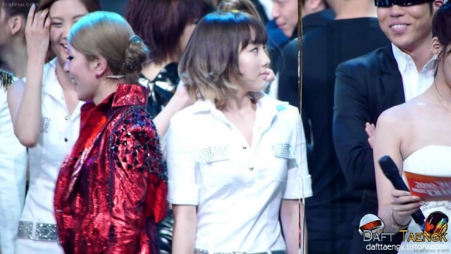 창민보고 웃는 태연 .jpg | 인스티즈