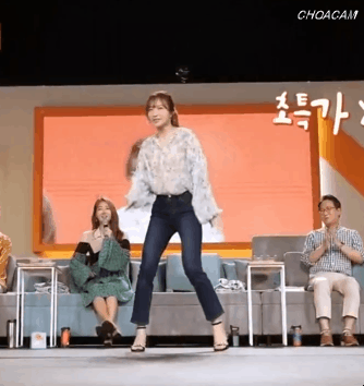 토크쇼에서 야놀자 춤추는 하니.gif | 인스티즈
