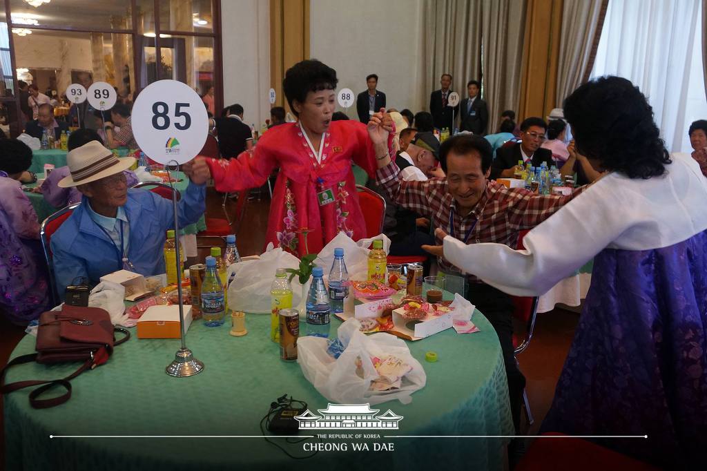 금강산 이산상봉 못다한 이야기 청와대 B컷 뉴스 | 인스티즈