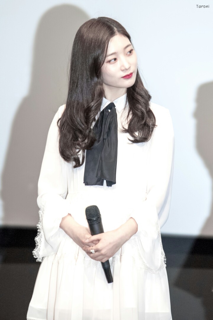 흰 의상이 참 잘어울리는 처자 | 인스티즈