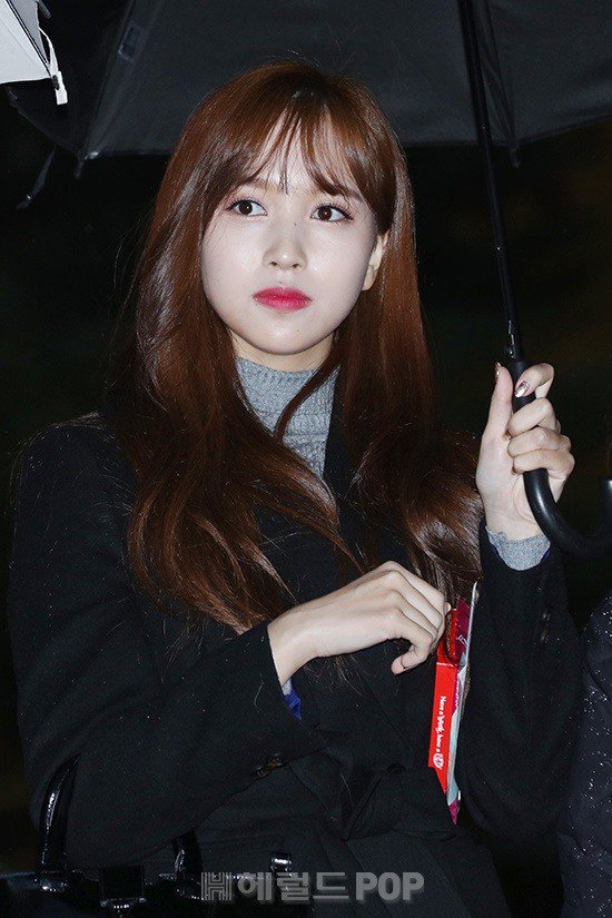 181109 묘이 미나 뮤직뱅크 출근길 | 인스티즈