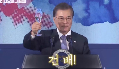 이미지랑 넘나 반전이라서 당황한 대통령 트럼프.... | 인스티즈