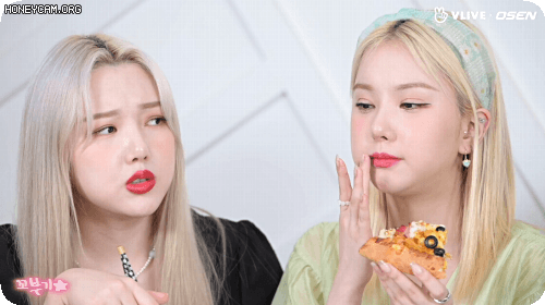 맛나게 먹는 여자친구 은하.gif | 인스티즈