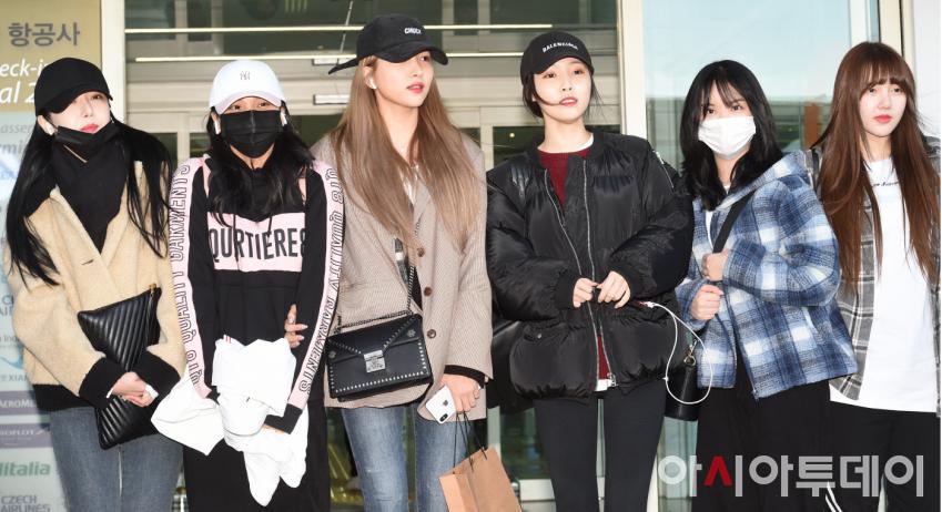 아침 일찍 해외로 출국하는 여자친구.jpg | 인스티즈