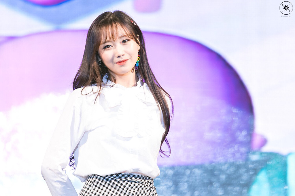 [러블리즈] 카페 명함을 선물 받아서 수정이 | 인스티즈