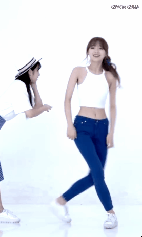 끈나시입은 러블리즈 빵떡이.gif | 인스티즈