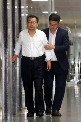 단식 투쟁인지 단수 투쟁인지 헷갈리게 한 이정현.jpg | 인스티즈