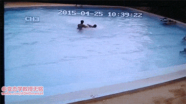 수영장에 있을때 지진이 나면...gif | 인스티즈