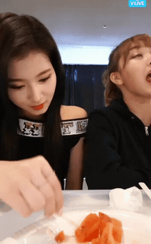 당당하게 수박서리하는 트와이스 지효.jpgif | 인스티즈