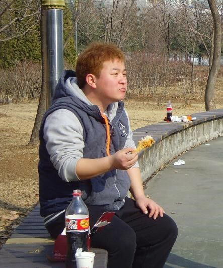 자취생이 치킨 시키는 과정 | 인스티즈